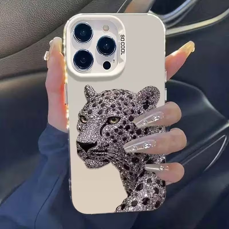 Holograficzne srebrne etui na  – Apple Iphone 15 Pro Max recenzja i cena