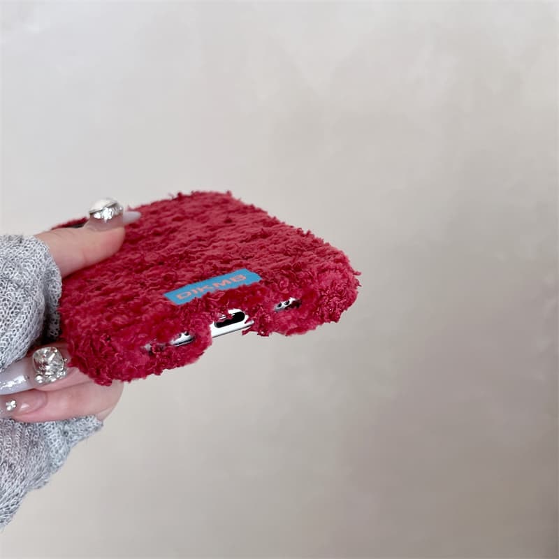 Czerwone, puszyste etui na tel – Apple Iphone 15 Pro Max recenzja i cena